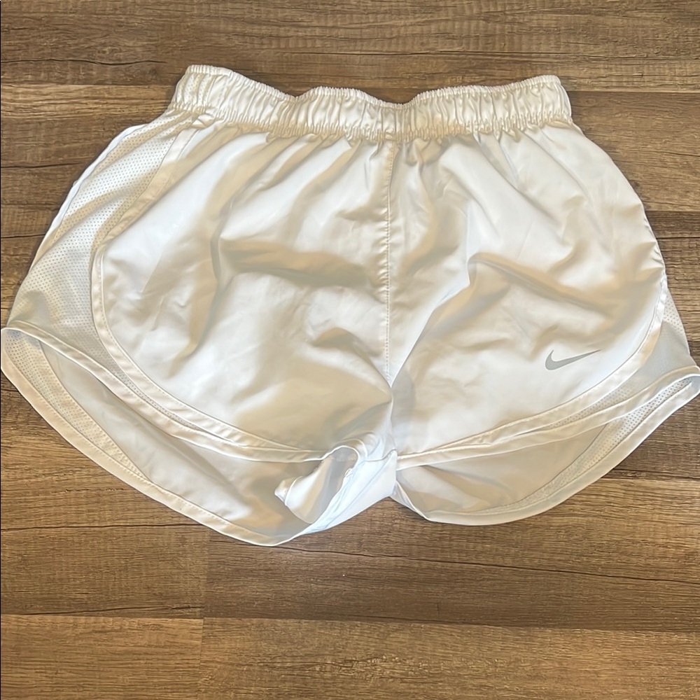 Nike White Athletic Shorts Lightweight Moisture-Wicking
